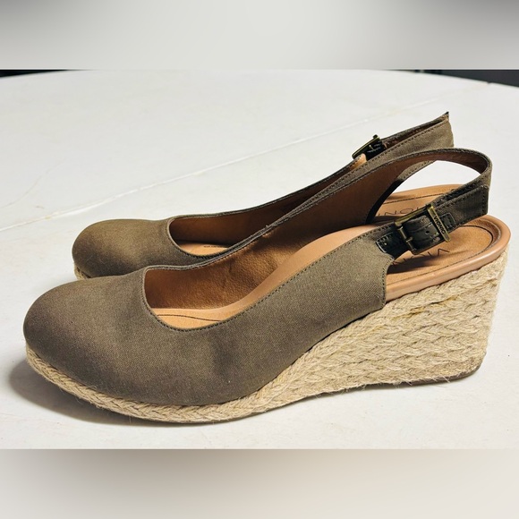 Vionic Coralina Size 11 Olive Espadrille Wedge Heel Slingback Sandal Casual Work - Picture 2 of 8